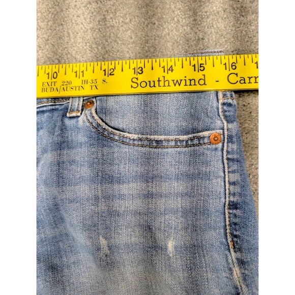 Womens Levis Jean Short Shorts Blue Denim Mid Wash Mid Rise Size 29 Distressed - Picture 4 of 7